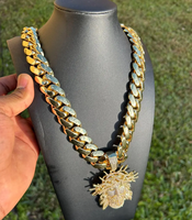 Pendentif Jésus serti de pierres avec moissanite VVS et chaîne cubaine plaquée or 18K, 14K ou 10K