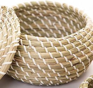 Paniers de rangement tissés à la main en paille <span class=keywords><strong>avec</strong></span> couvercles paniers en <span class=keywords><strong>osier</strong></span> rond petite boîte en jonc de mer organisateur de <span class=keywords><strong>panier</strong></span> de rangement de bureau - Product Image 4