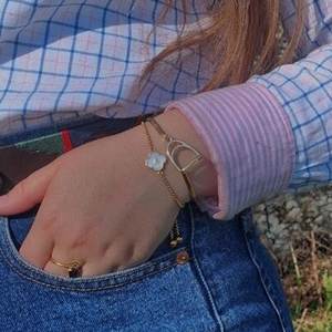 Bracciale UWIN in Acciaio Inossidabile con Motivo a Marmo e Quadrifoglio, Placcato Oro PVD per Donne - Product Image 4
