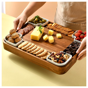 Set Tagliere per Formaggi in Legno di Acacia con Ciotole Quadrate in Ceramica per Uso Domestico e in Cucina - Piatto per Salumi e Formaggi - Product Image 6