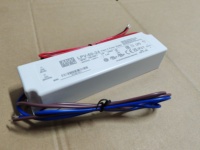 Alimentation électrique à sortie unique AC-DC IP67, série MeanWell LPV, protection IP67, étanche, driver LED 24V