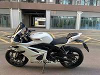 Moto sportive KOVE 450RR Supersport à quatre cylindres en ligne refroidie par eau