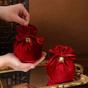 ถุงของขวัญกำมะหยี่แบบมีเชือกผูกสำหรับงานแต่งงาน ใส่ของชำร่วย เช่น เครื่องประดับผม ที่คาดผม เข็มขัด กระเป๋าสตางค์ - ปรับแต่งขนาดและโลโก้ได้ - Product Image 4