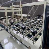 Machine d'emballage multifonctionnelle automatique pour boîtes en carton ondulé, pliage et collage adhésif