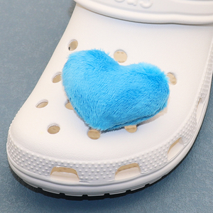 Vente en gros cœur stéréoscopique 3D décorations de chaussures accessoire de chaussure en peluche breloques de chaussure - Product Image 6