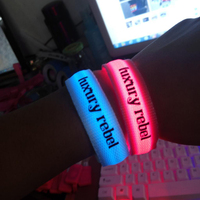 Bracelets lumineux en nylon et plastique promotionnels avec LED pour concerts, festivals, sports, fêtes, événements nocturnes