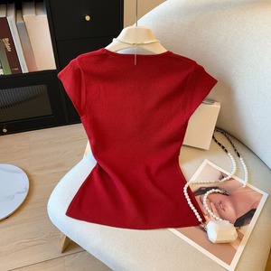 Haut en tricot à manches courtes avec un col <span class=keywords><strong>carré</strong></span>, au design doux et élégant, coupe ajustée et ourlet fendu - Product Image 3