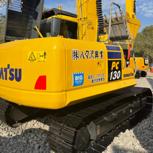 Excavadora Hidráulica de Orugas Usada de la Marca Japonesa Original Komatsu PC130 de 13 Toneladas con Motor y Bomba Cummins - Product Image 1