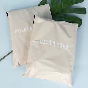 Sac d'expédition en plastique personnalisé avec logo, sac de courrier en plastique résistant, sac de courrier polyvalent avec fermeture autocollante pour vêtements - Product Image 4