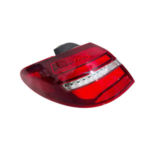 <span class=keywords><strong>Feu</strong></span> arrière complet pour <span class=keywords><strong>Mercedes</strong></span> <span class=keywords><strong>Classe</strong></span> <span class=keywords><strong>B</strong></span> W246 (modèles 2015 B200, B180, B260) – Pièce de rechange d'occasion – Shanghai - Product Image 4