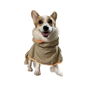 Les grands chiens de compagnie n'affectent pas la sécurité de la marche. Bandes réfléchissantes, imperméables de saison, vêtements imperméables - Product Image 1