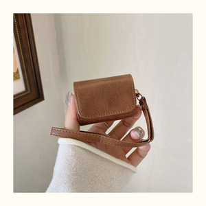 Funda Zenos Fashion de Cuero Mate Antipérdida, Ecológica y Resistente a Golpes con Llavero para Todas las Generaciones - Product Image 4