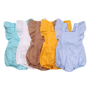 Barboteuse à volants pour petites filles, vêtement en lin et coton, boutons à bulle, vente en gros, tenue mignonne, unie, pour nouveaux nés, grenouillère, 2020 - Product Image 2