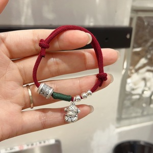 Pulsera de plata pura con dije de dibujos animados del Dios de la Fortuna y cuerda roja para uso diario de mujer - Product Image 4