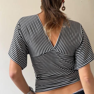 Camiseta de Manga Corta Casual para Mujer, Cuello en V, Cintura Alta, Corte Ajustado, Impresión Digital Ecológica de Verano - Product Image 5