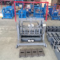 Machine semi-automatique de fabrication de blocs creux Qt6-15, machine à fabriquer des blocs de béton, machine à fabriquer des blocs creux 4x6 à 3 trous