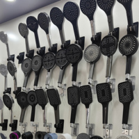 Pommeau de douche moderne en plastique chromé puissant avec valve en céramique, jet multiple, économie d'eau et arrêt unique