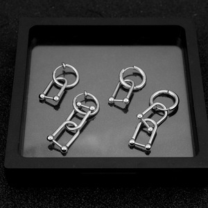 Meilleures ventes 2026 : Boucles d'oreilles pendantes en U au design simple et original, unisexe et tendance, en acier inoxydable, bijoux en gros - Product Image 1