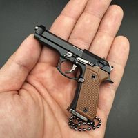 Casing Alloy Terlaris, Dapat Dilepas, Model 92F Berukir Logam 1:3, Gantungan Kunci Mainan Statis yang Dapat Dibongkar