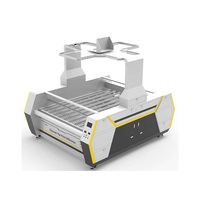 Machine de découpe laser CO2 à double tête 130W avec système de contrôle Ruida et alimentation automatique pour la production de tissus textiles et de vêtements