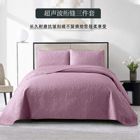 Couvre-lit matelassé brodé en trois pièces, disponible en stock, adapté à toutes les saisons, moderne