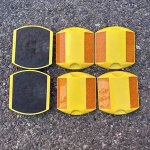Dissuasore Stradale Riflettente in Plastica ABS Certificato CE, Catarifrangente a Occhio di Gatto, Segnalatore Stradale Rialzato, Tacha Vial Riflettente - Product Image 3