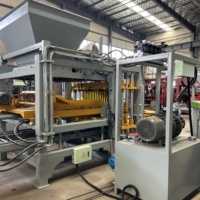 Machine de production de blocs entièrement automatique 4-15 pour les produits en béton en Zambie