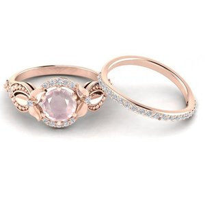 ชุดแหวนแต่งงานอาร์ตเดโคประดับดอกไม้ควอตซ์สีชมพู ชุดแหวนเจ้าสาวควอตซ์สีชมพูวินเทจ ชุดแหวนหมั้นควอตซ์สีชมพูดีไซน์ไม่ซ้ำใคร - Product Image 3