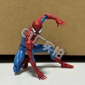 Figurine articulée Peter Parker Spider-Man version bande dessinée classique Mafex185, neuve, fabriquée en Chine, de la marque <span class=keywords><strong>Spot</strong></span> CT Factory, Marvel. - Product Image 4