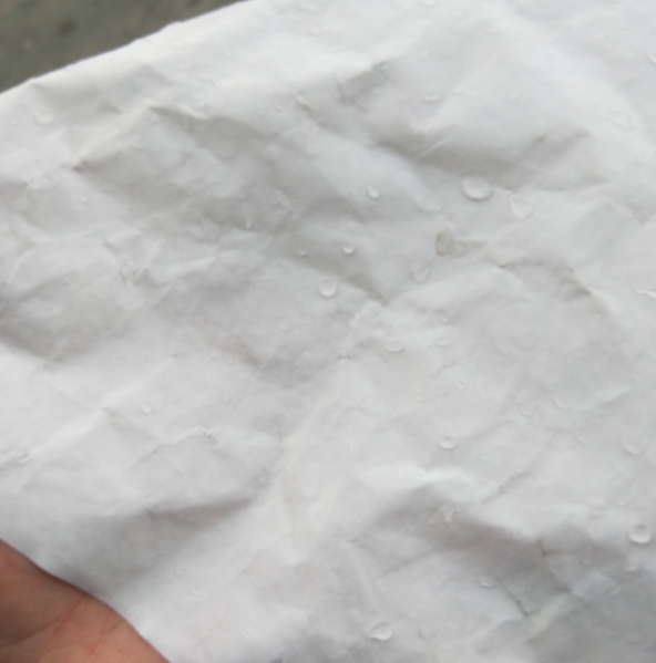 สีขาวธรรมชาติ