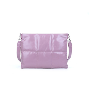 Housse de protection matelassée rembourrée pour ordinateur portable avec bandoulière, sac à bandoulière tendance pour femme - Product Image 1