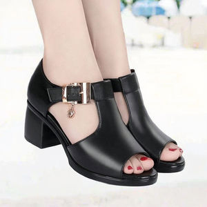 Nouvelles sandales d'été pour femmes à bout ouvert, style romain, talon moyen, en PU et caoutchouc, tendance, vente en gros pour femmes d'âge mûr - Product Image 3