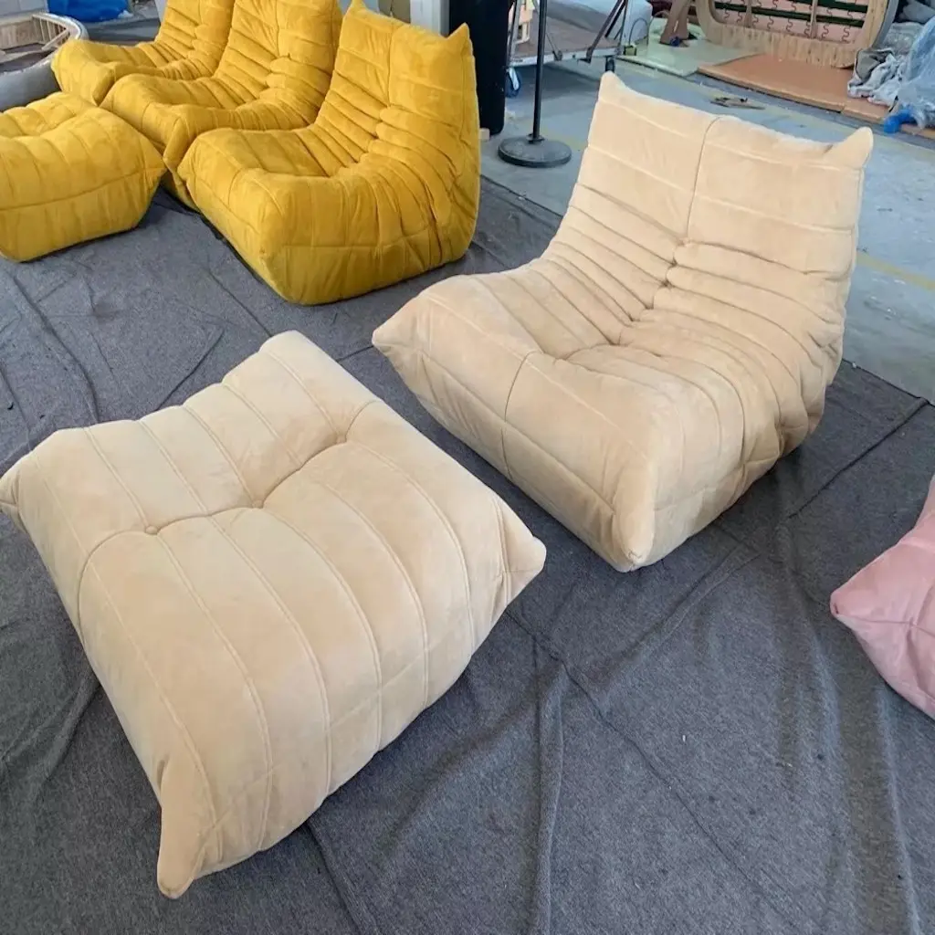 उच्च गुणवत्ता फैशन थोक फर्नीचर कमरे में रहने वाले सोफे संयोजन अवकाश सोफा सेट फोम मखमल चमड़े टोगो सोफे