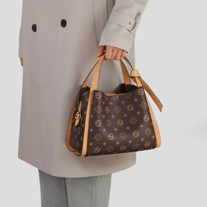 Borsa di Lusso da Donna, Borsa a Secchiello Designer CQ, Tote in Tela Monogramma e Vera Pelle, Borsa a Tracolla Vintage per Signore - Product Image 4