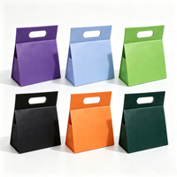 Carpeta de Cartón Reciclable Plegable Estilo Triángulo Unitario con Forro de Algodón y Barnizado, Logotipo Personalizado Premium para Regalo de Boda