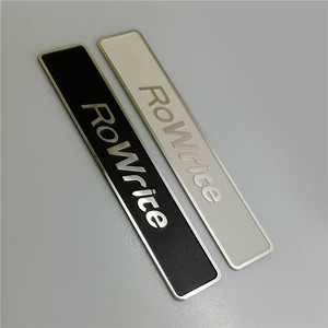 Plaque métallique personnalisée avec logo gravé, étiquette en aluminium, plaque argentée brossée noire pour l'identification de la marque d'équipement - Product Image 5