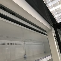 Congélateur commercial à double porte vitrée, à brancher, pour la présentation de boissons en supermarché