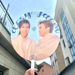 Éventail pliant en PVC personnalisable en gros, cadeau d'entreprise sur le thème des étoiles pour les fans d'idoles Kpop et de personnages d'anime - Product Image 4