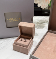 Ensemble de boîtes d'emballage de bijoux haut de gamme, boîte à anneaux en velours avec logo personnalisé, boîte à collier, emballage cadeau de luxe pour les marques de bijoux