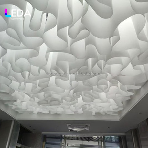 Decoración Colgante de Techo con Papel Texturizado Francés Personalizado LEDA, Ondulado, Blanco, para Bodas, Banquetes y Eventos - Product Image 1