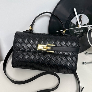 Nouveauté 2026 : Mini sac carré pour femme, sac à main tissé, design de niche haut de gamme style Maillard, sac à bandoulière et sac croisé double usage - Product Image 4