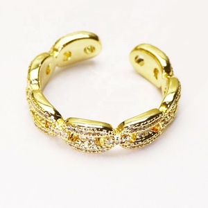 Bagues tendance plaquées or 18 carats avec zirconiums en grappe et design enveloppant pour femme - Accessoires de bijoux cadeaux - Product Image 4