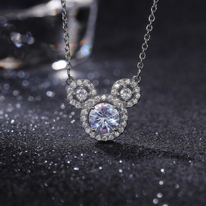 Collana con ciondolo classica e carina da donna, accessorio di moda in stile regalo di compleanno dolce - Product Image 1