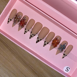 <span class=keywords><strong>Uñas</strong></span> Postizas de Alta Calidad, 10 Piezas, Hechas a Mano, Blancas, Francesas, con Diseño de Almendra, Línea Dorada Simple, Formas Astrales - Product Image 3