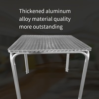 Table basse carrée en aluminium en acier inoxydable à huit pattes de couleur unie à la mode et à la mode