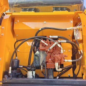Machine de terrassement d'occasion Hyundai 210W-9, excavatrice, pelle, machine de construction à vendre - Product Image 5