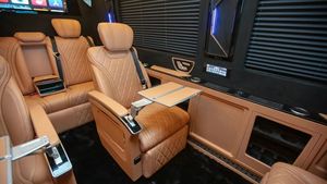 Kit Completo Interni YLB: Sedili, Pareti Laterali, Divisorio, Luci a Soffitto, Kit Carrozzeria per Mercedes Benz <span class=keywords><strong>Sprinter</strong></span> <span class=keywords><strong>907</strong></span> - Product Image 4