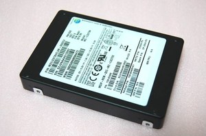 MZILS3T8HCJM-000G3 3,8 ТБ PM1633 <span class=keywords><strong>2</strong></span>.5in TLC 12 Гб/с SAS SSD - Product Image 5