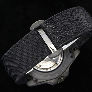 Montre tactique en fibre de carbone de qualité 3A pour homme, style modifié, fenêtre de date, grain unique, étanche 50m - Product Image 3