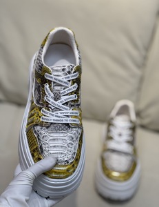 Cómodas Zapatillas Deportivas de Piel de Pitón con Suela Gruesa – Estilo Urbano Casual para Hombre, para Uso Diario y Actividades Ligeras - Product Image 3